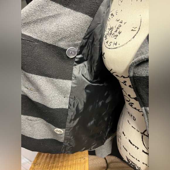 Jack Pea Coat in Excellent Condition Medium - Picture 2 of 6